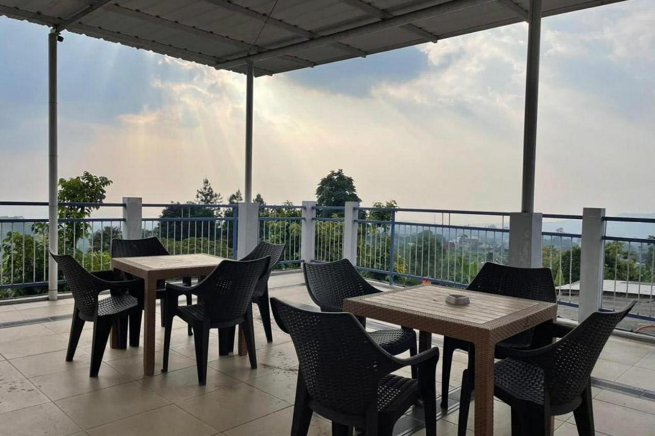 Villa Syariah Citeko Mitra Reddoorz ボゴール エクステリア 写真